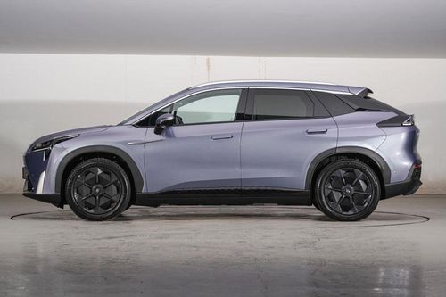 SUV dài hơn 4,8 mét, thiết kế cực chất, công suất 480 mã lực, giá hơn 900 triệu đồng