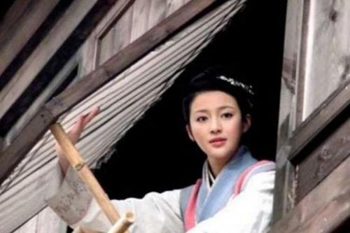 'Thà lấy một cô gái điếm tốt còn hơn là một cô vợ vượt tường', người vợ vượt tường là gì mà bị người khác ghét bỏ?