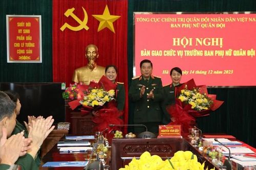 Bàn giao chức vụ Trưởng ban Phụ nữ Quân đội