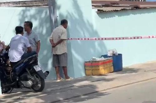 TPHCM: Điều tra nguyên nhân chủ nhà trọ tử vong bất thường trên đường