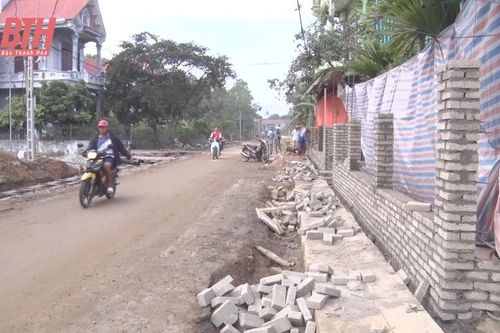 Hơn 70 hộ gia đình ở xã Hải Nhân hiến đất, mở rộng đường giao thông