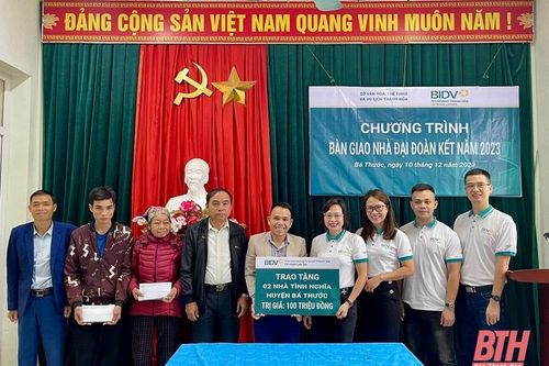 BIDV Lam Sơn trao tặng nhà tình nghĩa cho 2 gia đình tại huyện Bá Thước