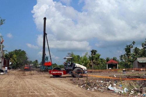 Cao tốc Cần Thơ - Cà Mau hơn 27.000 tỷ đồng thi công chậm trễ do nguồn cát chỉ đáp ứng 25% nhu cầu