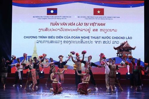 Khai mạc Tuần Văn hóa Lào tại Việt Nam: Thắm tình hữu nghị