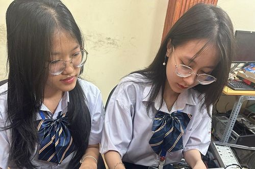 Đồng hồ để bàn thông minh hỗ trợ học tập: Sáng kiến hữu ích