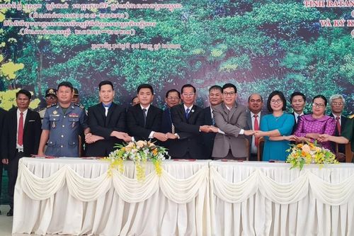 Huyện Chư Prông và Lumphat ký kết chương trình phối hợp chung giai đoạn 2023-2025