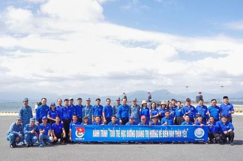 Lữ đoàn 189: Giao lưu, tuyên truyền về biển, đảo cho đoàn đại biểu thanh niên tỉnh Quảng Trị