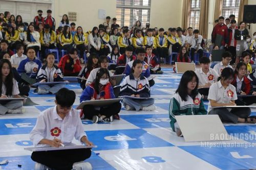 11 đội tham gia Ngày hội tiếng Anh cấp THPT