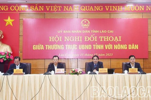 Đối thoại giữa Thường trực UBND tỉnh với nông dân