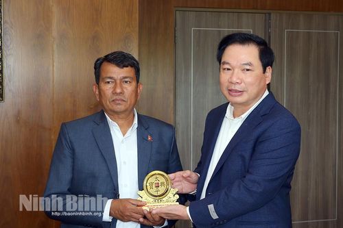 Lãnh đạo UBND tỉnh tiếp xã giao Đoàn đại biểu Hội đồng Hòa bình và Đoàn kết Nê-pan