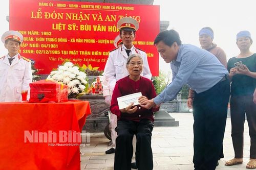 Đón nhận hài cốt Liệt sỹ Bùi Văn Hòa về quê hương tại xã Văn Phong
