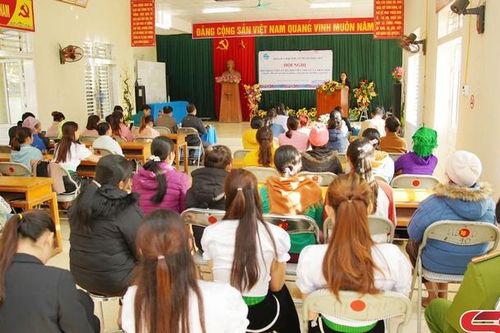 Giúp phụ nữ vùng dân tộc thiểu số nâng cao kiến thức pháp luật