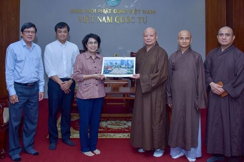 Lãnh đạo Quận 1 và Ban Trị sự GHPGVN TP.HCM thống nhất về việc di dời tượng đài Quách Thị Trang