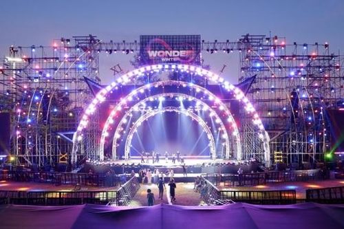Ban nhạc huyền thoại Maroon 5 chính thức có mặt tại Việt Nam, sẵn sàng cho siêu nhạc hội 8Wonder Winter Summer tại Phú Quốc