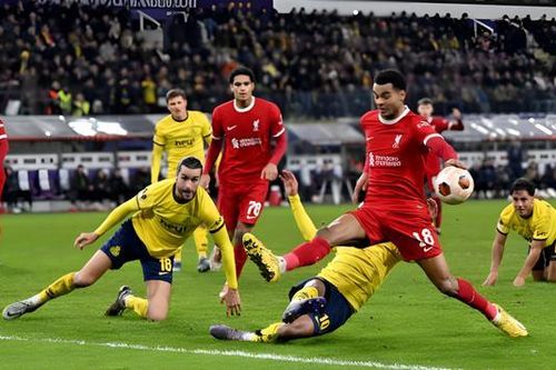 Liverpool bất ngờ thua trước trận quyết chiến với Man Utd