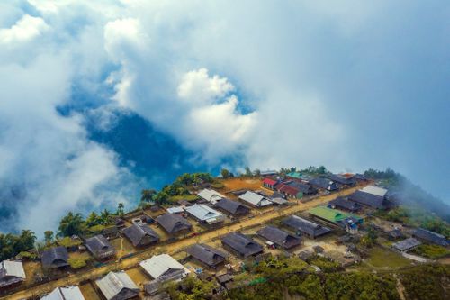 Đến Yên Bái có bản Cu Vai thanh bình, bốn bề toàn mây núi như cổ tích