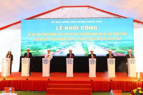 Thạch Thất: Khởi công dự án xây dựng đường trục 42m