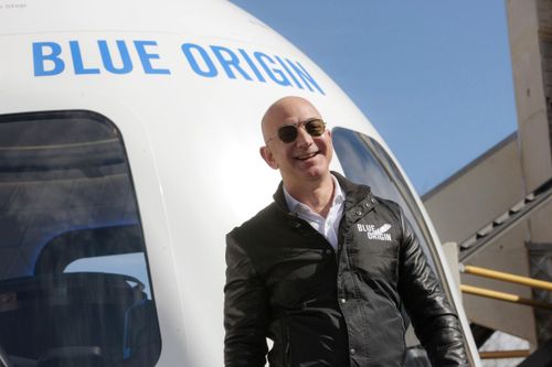 Jeff Bezos: '1.000 tỷ người sẽ sống trên không gian'