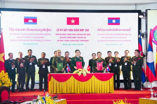 Dư vị ngọt ngào sau cuộc hội ngộ trên vùng ngã ba biên giới