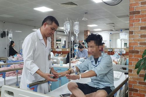 Chuyên gia y tế đề nghị cấm sản xuất, lưu hành thuốc lá điện tử