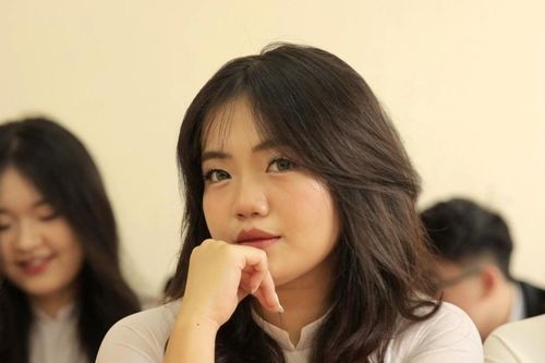 Nữ sinh chuyên Sư phạm trúng tuyển ĐH Yale với học bổng gần 9 tỷ đồng