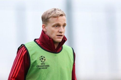 MU cắt lỗ thanh lý Van de Beek
