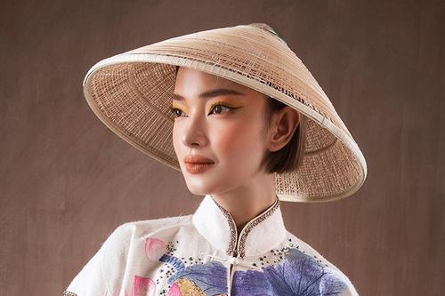 Châu Bùi hóa 'nàng thơ' với áo dài sợi dứa