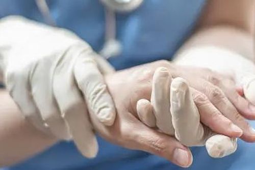 Người phụ nữ thoát nạn dù 3 lần đột quỵ, bác sĩ nói 'cực kỳ hy hữu'