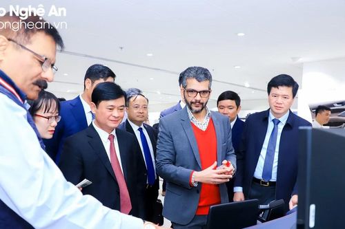 Bí thư Tỉnh ủy Nghệ An Thái Thanh Quý thăm, làm việc tại tập đoàn sản xuất phụ tùng ô tô Ấn Độ có doanh thu 70 tỷ USD