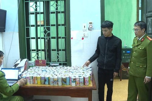 Phú Thọ: Bắt giữ nam thanh niên chế tạo gần 200 trụ pháo nổ trái phép