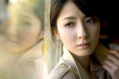 Nửa đêm, chị gái tay xách nách mang, hai mắt sưng húp lếch thếch về nhà vì bị chồng đuổi, hỏi ra nguyên nhân cả nhà tôi đều lắc đầu ngao ngán
