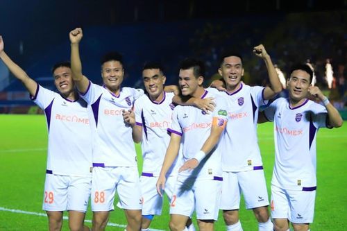 Tiến Linh giúp Bình Dương hạ Nam Định: Ngả mũ trước HLV Lê Huỳnh Đức!