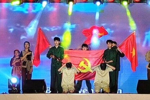 Xã Phú Bình đoạt giải nhất toàn đoàn Hội diễn văn nghệ quần chúng huyện Phú Tân năm 2023