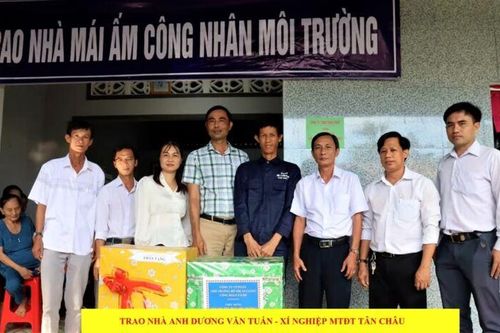 Bàn giao 20 'Mái ấm công nhân môi trường'