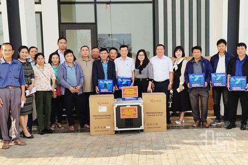 Đồng Hỷ: Bàn giao thiết bị cho nhà văn hóa xóm