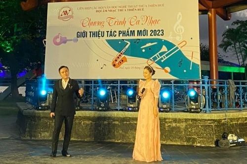 Giới thiệu 12 tác phẩm âm nhạc mới