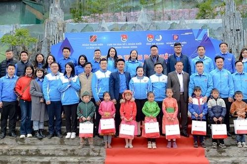 Đoàn Thanh niên khối các cơ quan Trung ương ra quân thực hiện chuỗi hoạt động tình nguyện