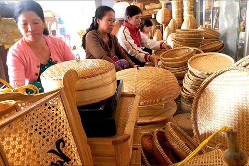 'Sống khỏe' với nghề thủ công mỹ nghệ