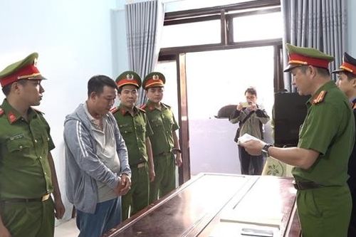 Đối tượng dùng chiêu tinh vi để trộm xe múc trên QL1A sa lưới