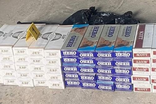 Phá sới bạc ở quán cà phê, lộ ra điểm tập kết thuốc lá lậu