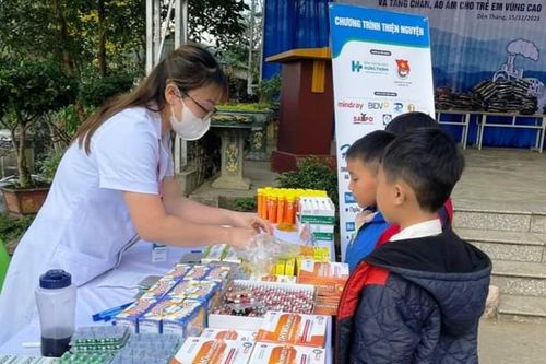 Lào Cai: Khám bệnh, cấp thuốc miễn phí cho hơn 500 học sinh vùng cao Dền Thàng