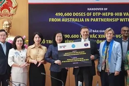 490.600 liều vaccine '5 trong 1' đã về Việt Nam