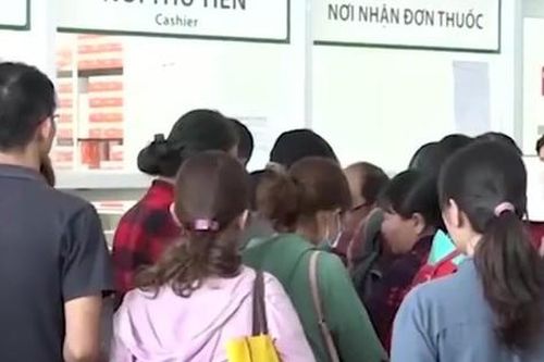Lâm Đồng: Hơn 35% người thanh toán viện phí không dùng tiền mặt