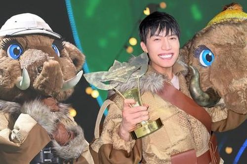 'Voi Bản Đôn' Anh Tú và hành trình chiến thắng The Masked Singer Vietnam mùa 2 ấn tượng