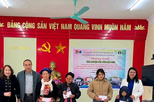 Quảng Ninh: Khám bệnh, phát thuốc miễn phí cho bà con xã vùng cao