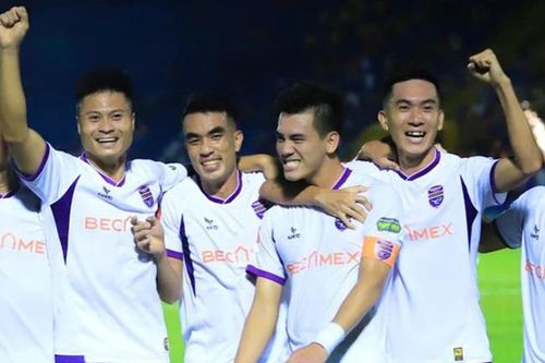 B.Bình Dương 'độc, lạ' trên đỉnh V-League