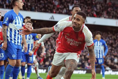 Ngoại hạng Anh vòng 17: Arsenal, Aston Villa cùng thắng để đua vô địch