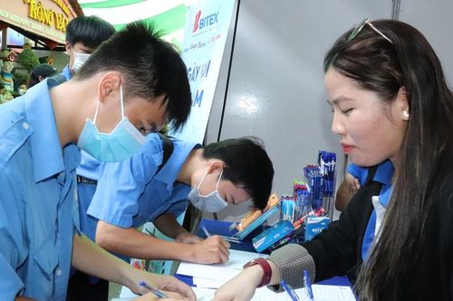 Hàng chục ngàn lao động được kết nối việc làm tại ngày hội việc làm lớn nhất năm