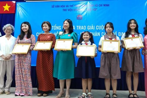 Trao giải cuộc thi 'Chủ tịch Hồ Chí Minh - Một nhân cách vĩ đại'