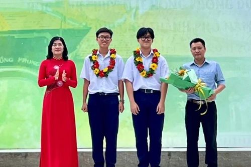 Chủ nhân 'robot chân vịt đầu tiên' là ứng viên Công dân trẻ TPHCM